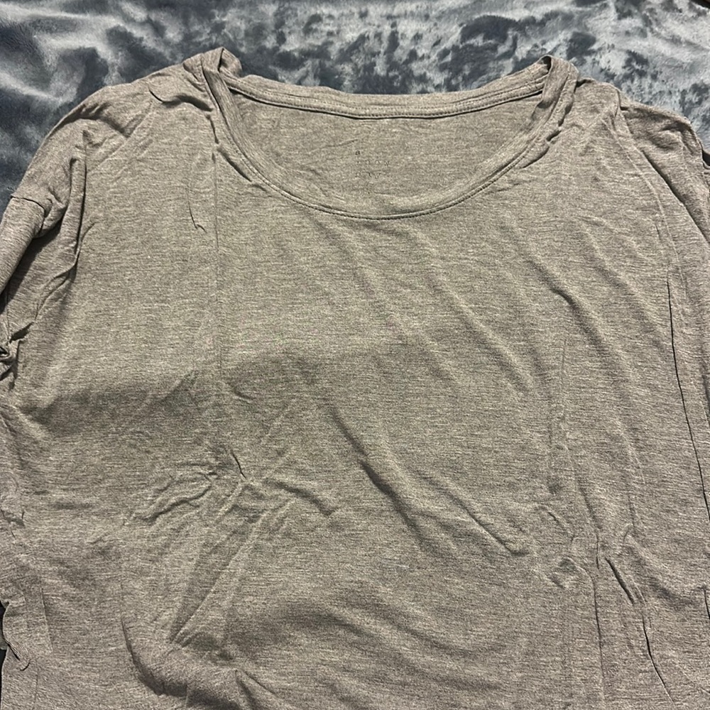 Long sleeve tee shirt